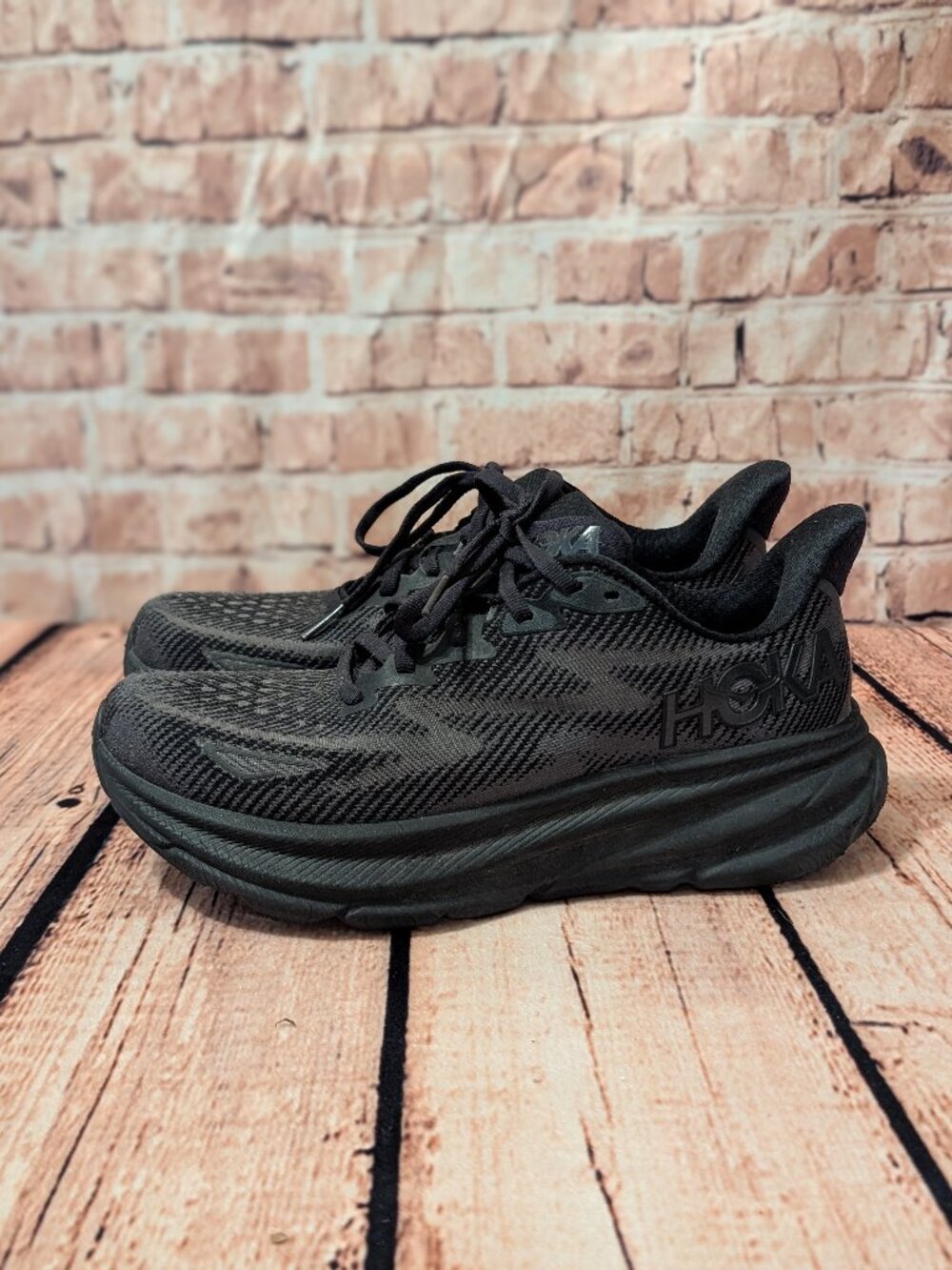 Hoka One One Clifton 9 Black Athletic Running Shoes Size 8.5 - Picture 2 of 14